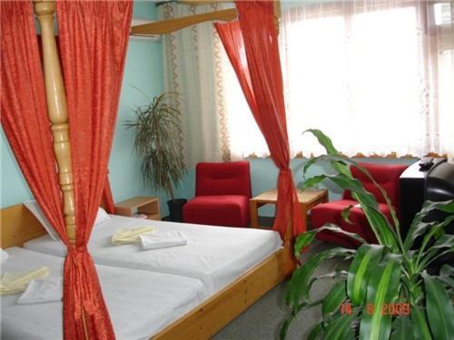 Family Hotel Natalis Hisarya Ruang foto